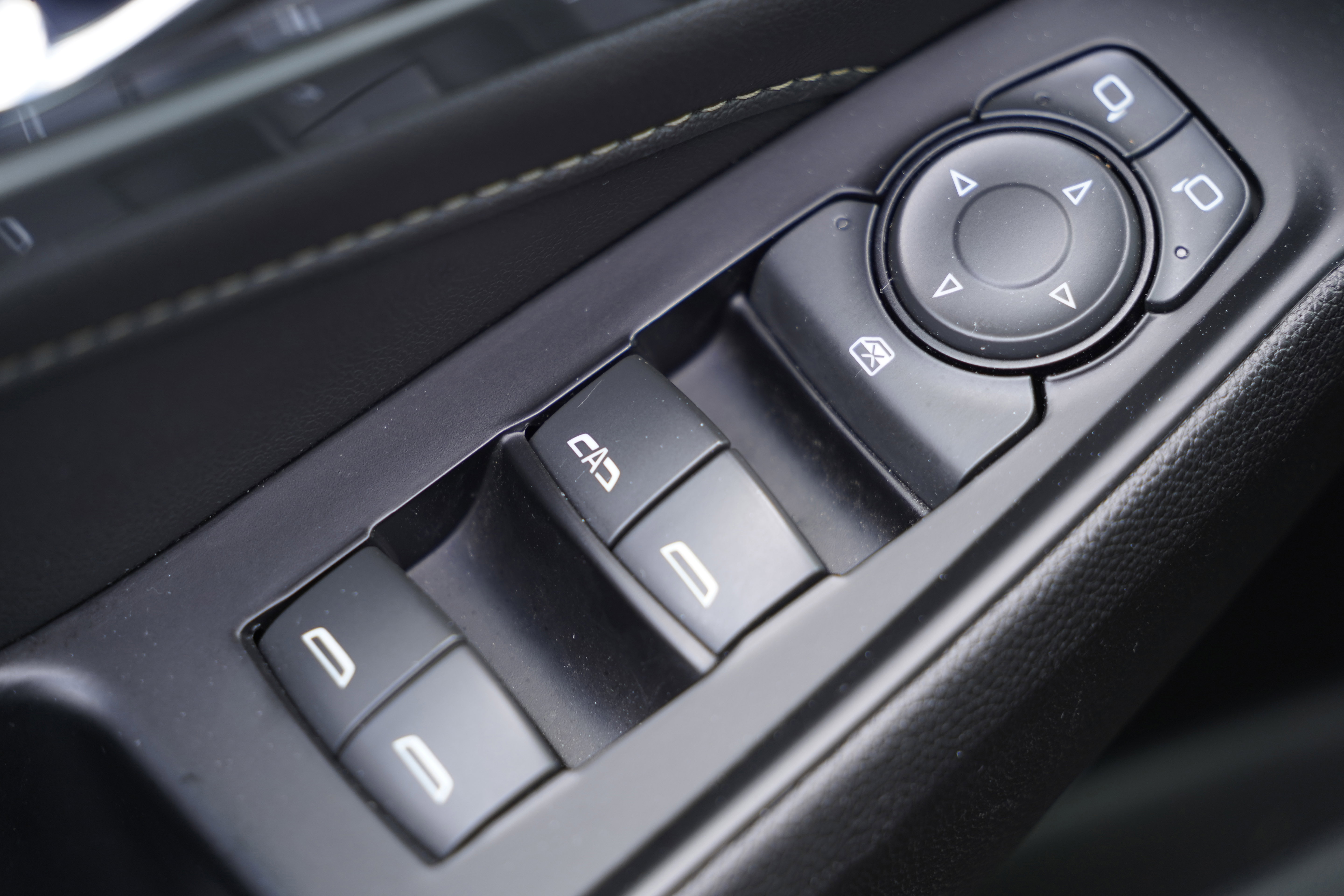 Used 2023 Chevrolet Traverse LT FWD image 17