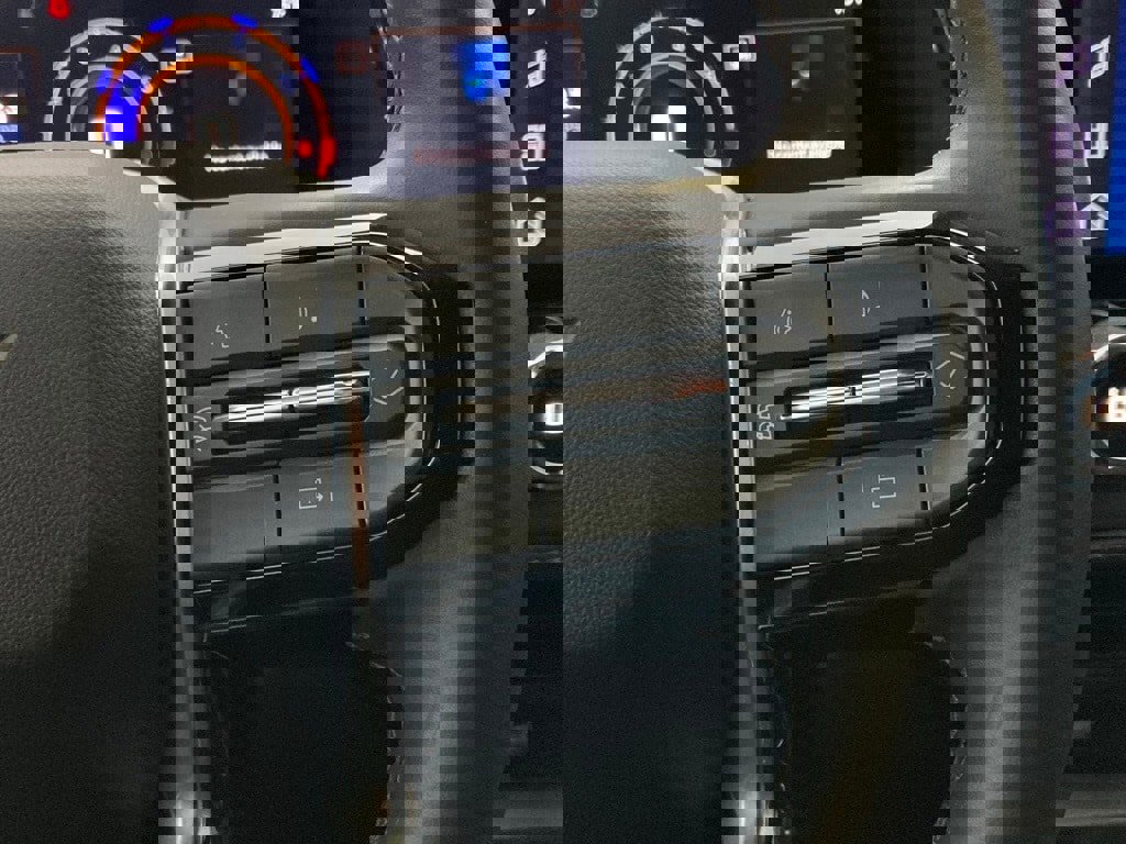 Used 2024 Chevrolet Colorado LT w/ LT Convenience Package image 16