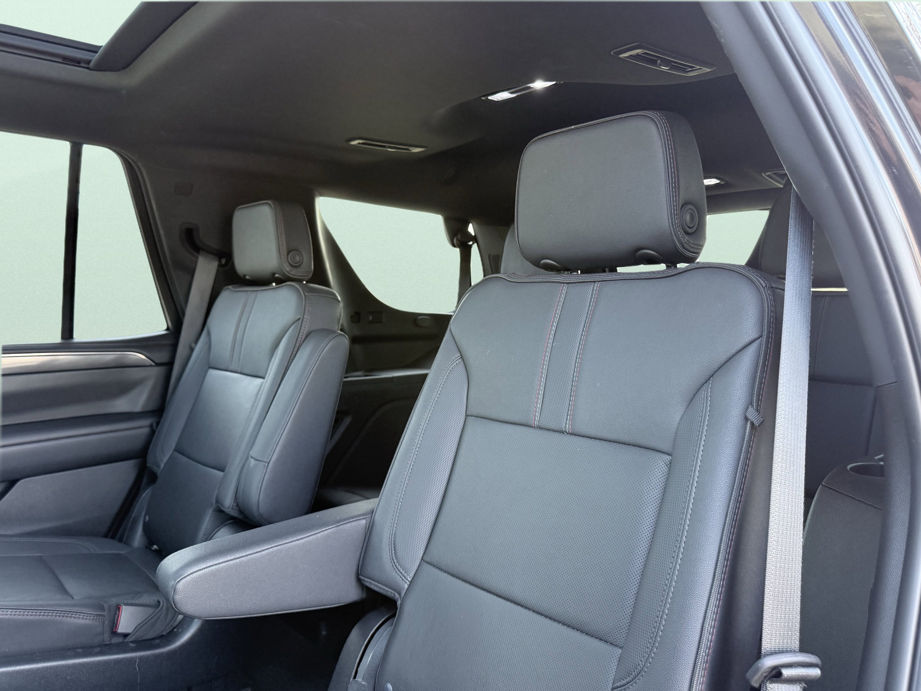 Used 2023 Chevrolet Tahoe RST w/ Luxury Package RWD image 36