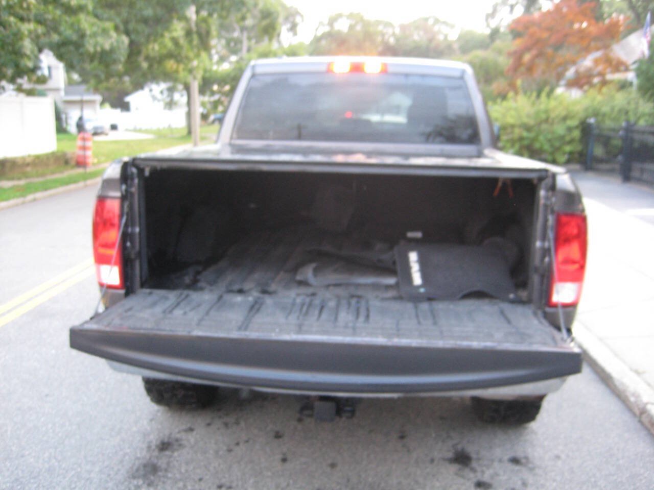 Used 2018 RAM 1500 ST w/ SXT Appearance Group AWD/4WD image 13