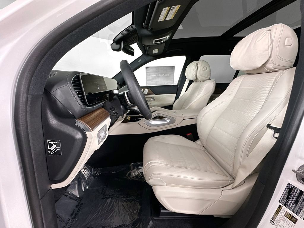 Used 2025 Mercedes-Benz GLS 580 4MATIC image 22