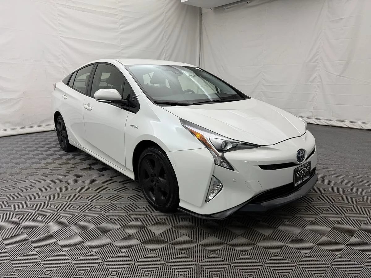 Used 2018 Toyota Prius Three Touring w/ Appearance Package FWD image 4