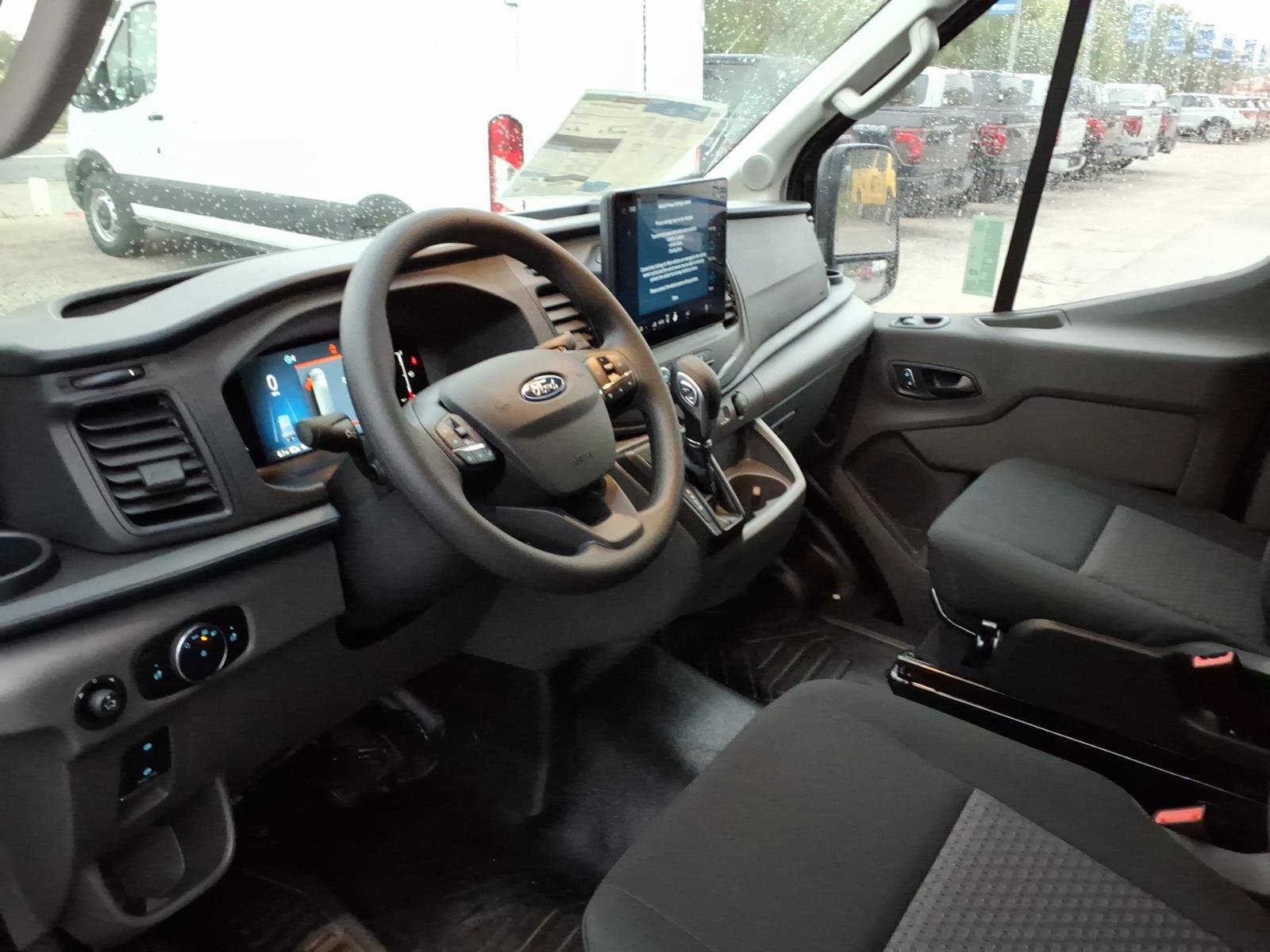 New 2027 Ford Transit 250 148 Medium Roof RWD image 4