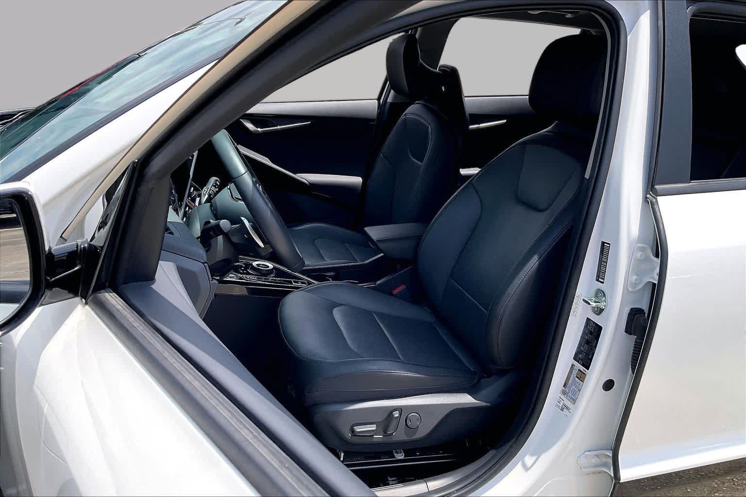 Used 2024 Kia Niro EX FWD image 7