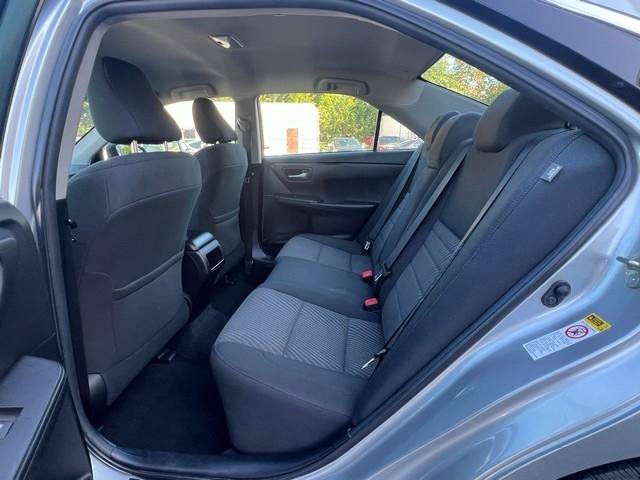 Used 2017 Toyota Camry LE FWD image 17