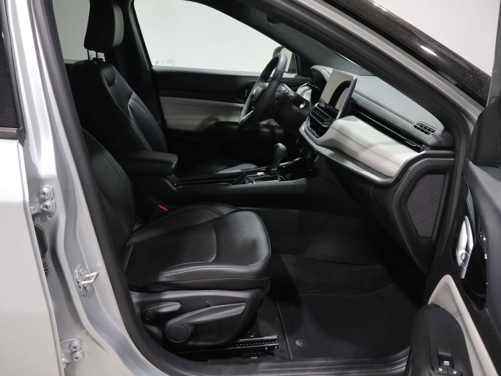 Used 2025 Jeep Compass Limited image 23