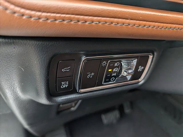 Used 2023 Lincoln Nautilus Reserve AWD/4WD image 32