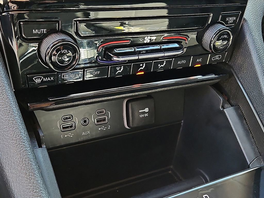 Used 2023 Jeep Grand Cherokee Laredo image 23