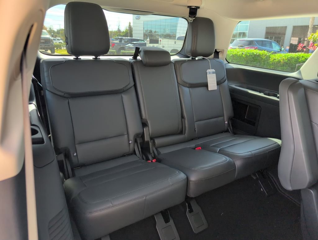 New 2026 Ford Expedition Active image 14