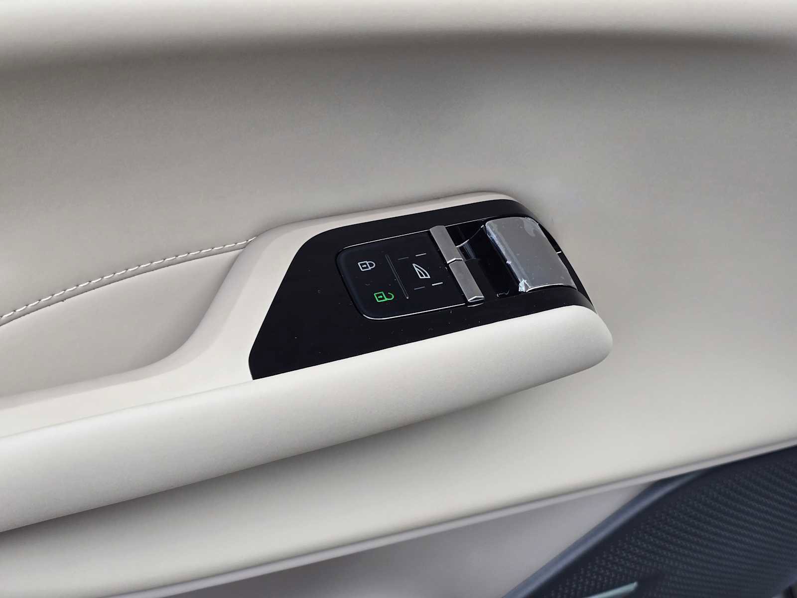 New 2026 Volvo EX90 Ultra image 25