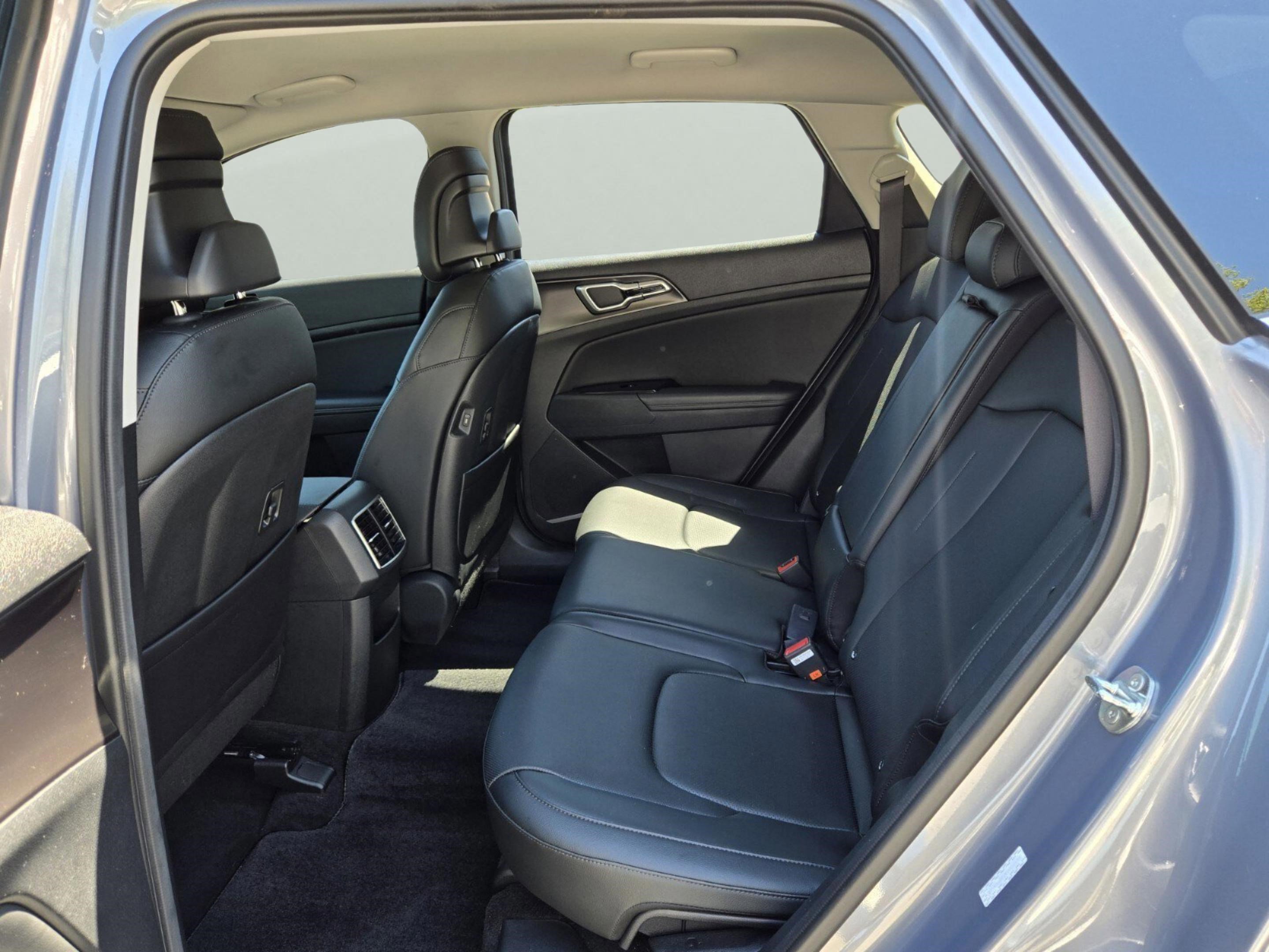 Used 2024 Kia Sportage EX image 20