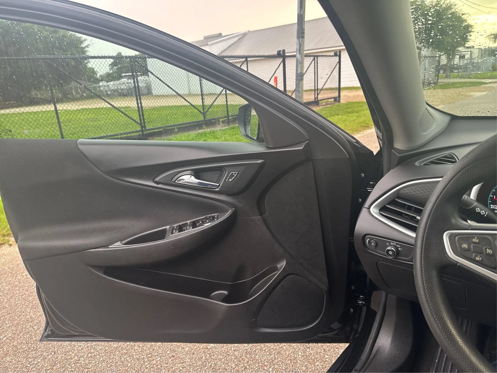 Used 2022 Chevrolet Malibu LT FWD image 21