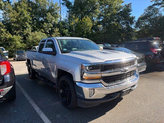 Used 2017 Chevrolet Silverado 1500 LT w/ All Star Edition AWD/4WD image 3