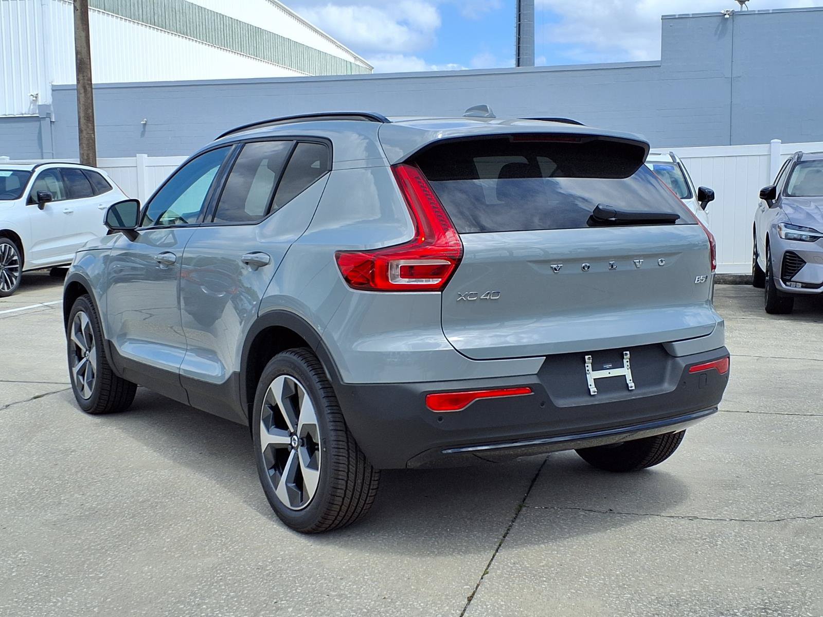 New 2026 Volvo XC40 B5 Plus w/ Protection Package Premier AWD/4WD image 5