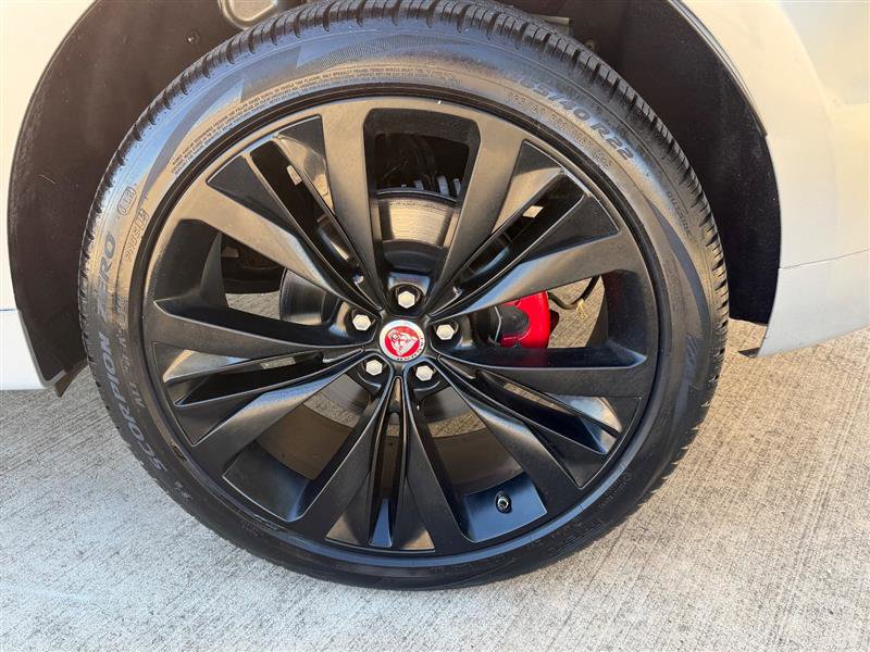 Used 2019 Jaguar F-PACE S image 28