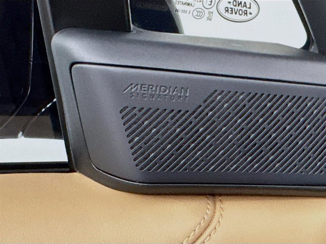 Used 2025 Land Rover Range Rover Long Wheelbase Autobiography image 21