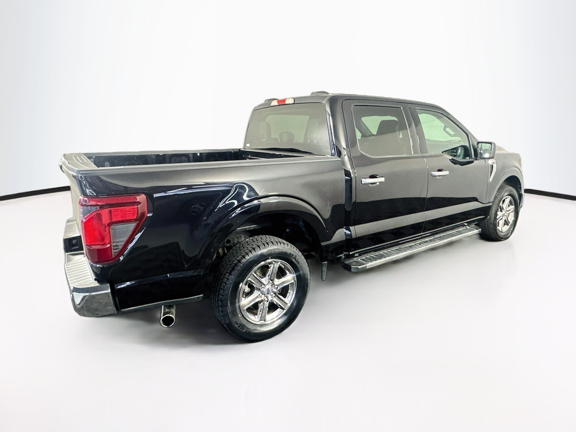 Used 2025 Ford F150 XLT w/ Equipment Group 301A Standard RWD image 9
