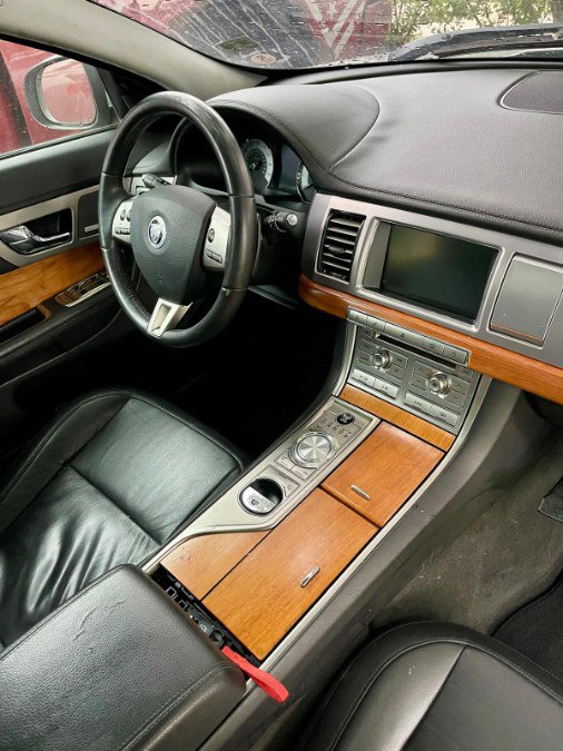 Used 2009 Jaguar XF Luxury RWD image 15