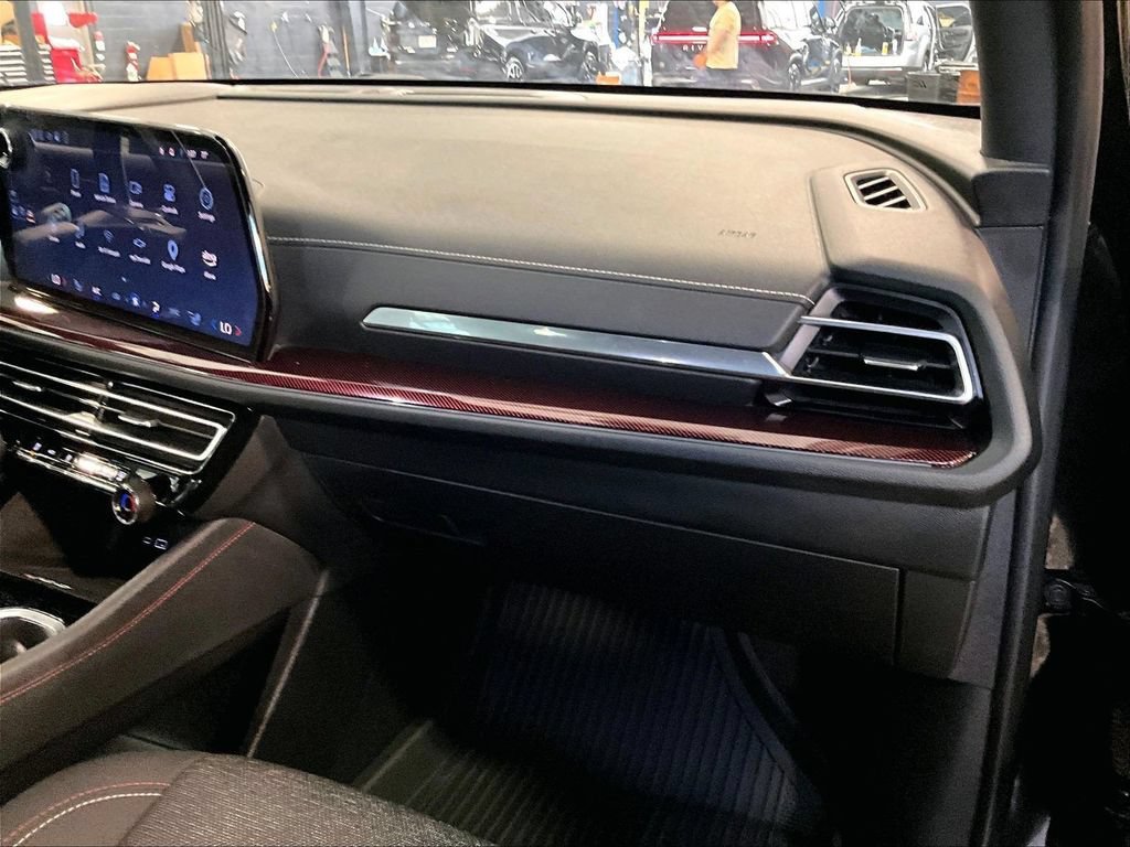 Used 2024 Chevrolet Traverse Z71 AWD/4WD image 13