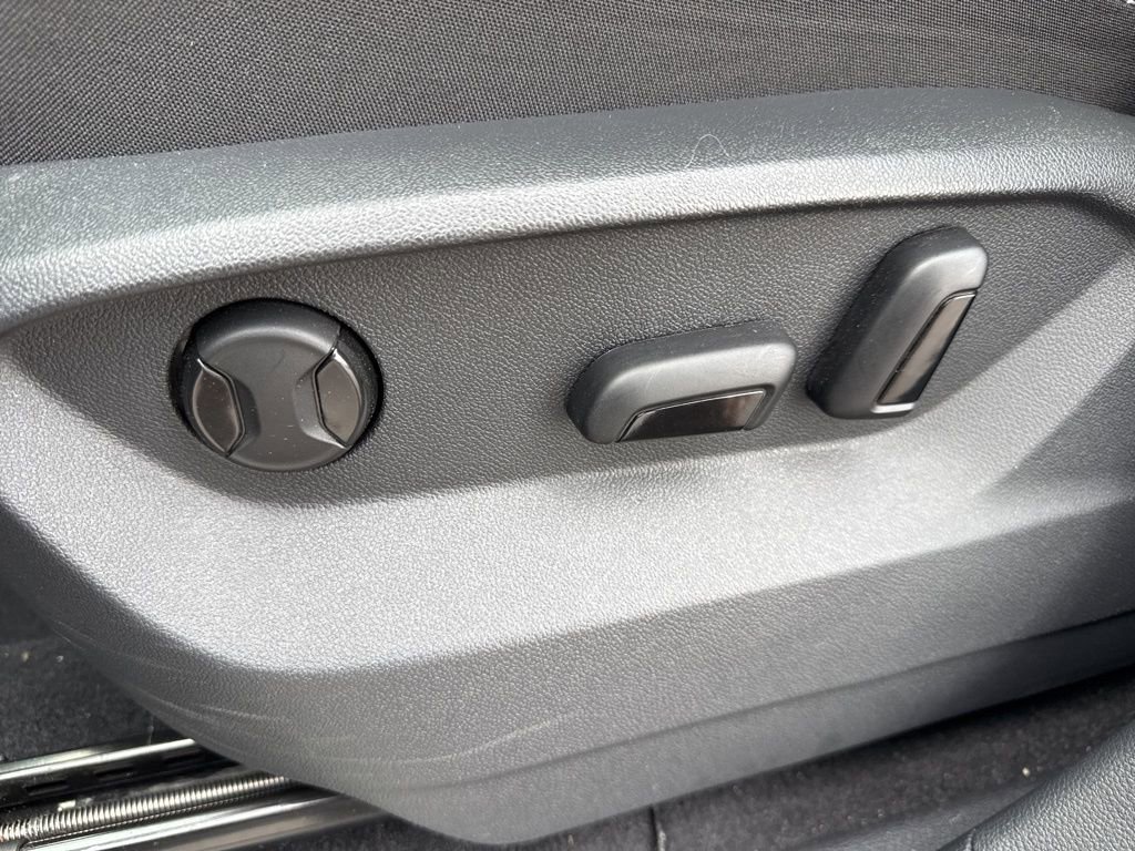 Certified 2025 Volkswagen Atlas SE image 22