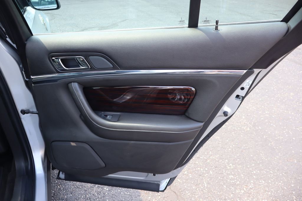 Used 2012 Lincoln MKS AWD image 33