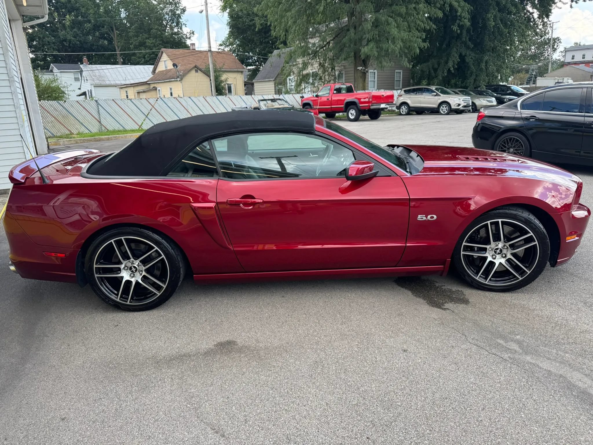 Used 2014 Ford Mustang GT Premium w/ Electronics Package RWD image 9