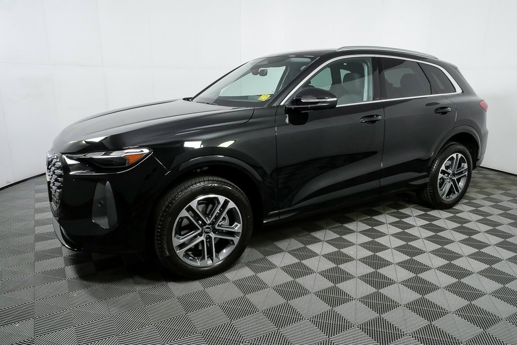 Certified 2025 Audi Q5 Premium w/ Convenience Package image 27