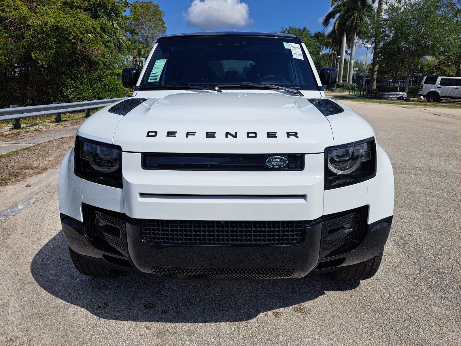 Used 2025 Land Rover Defender 130 V8 AWD/4WD image 6