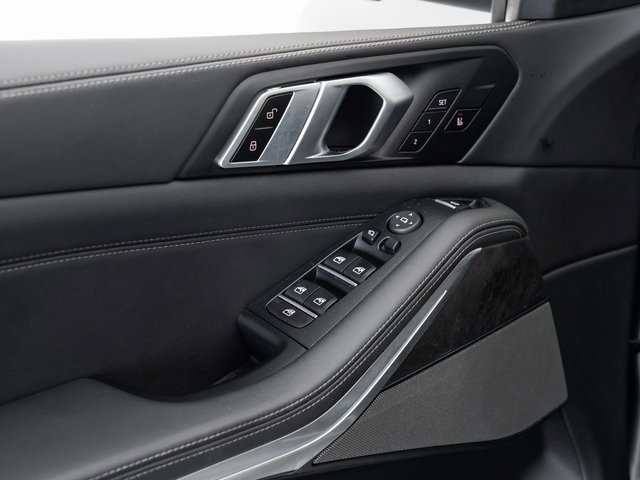 Used 2025 BMW X5 xDrive40i w/ Climate Comfort Package image 8