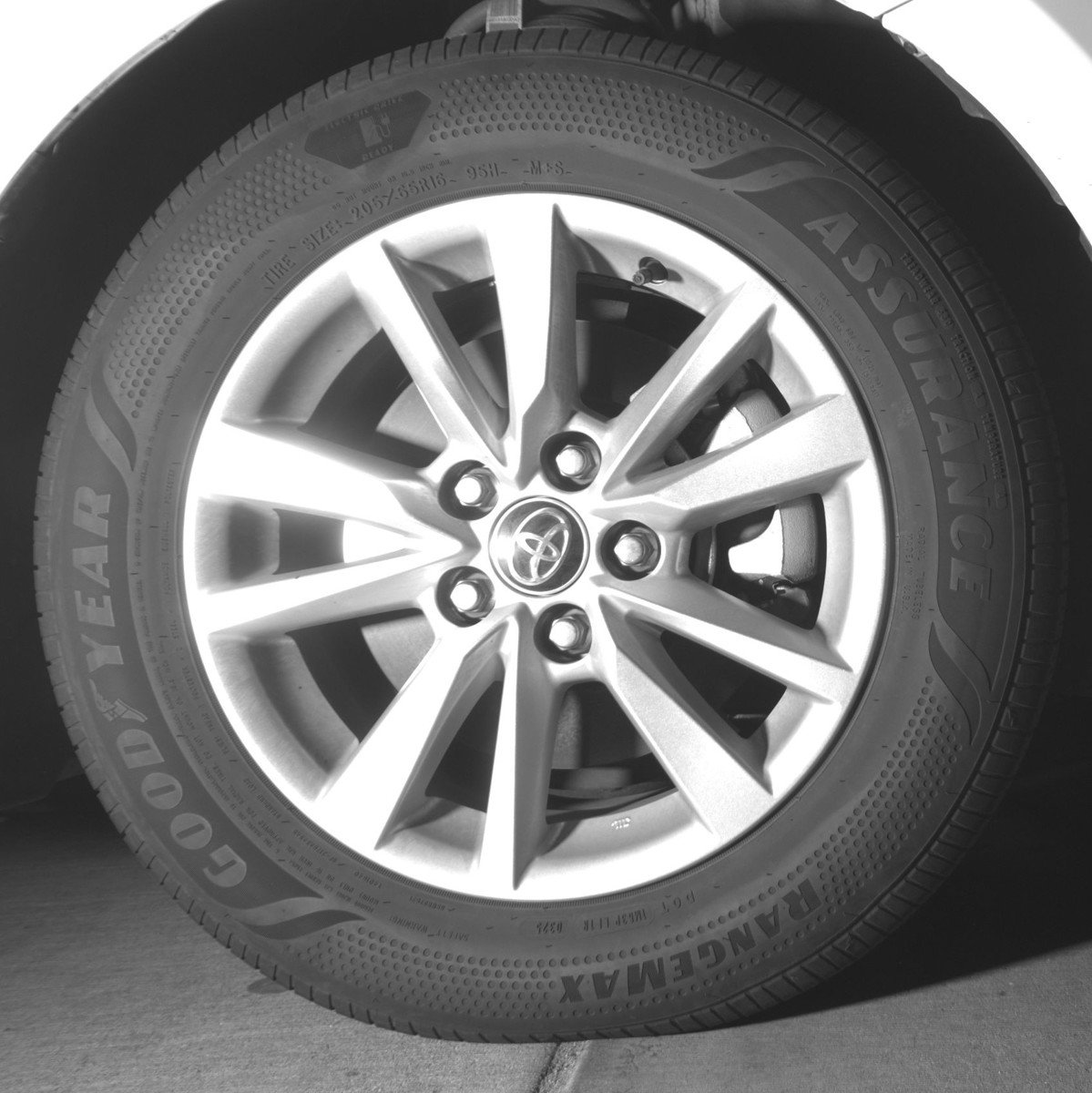 Used 2025 Toyota Camry LE image 13