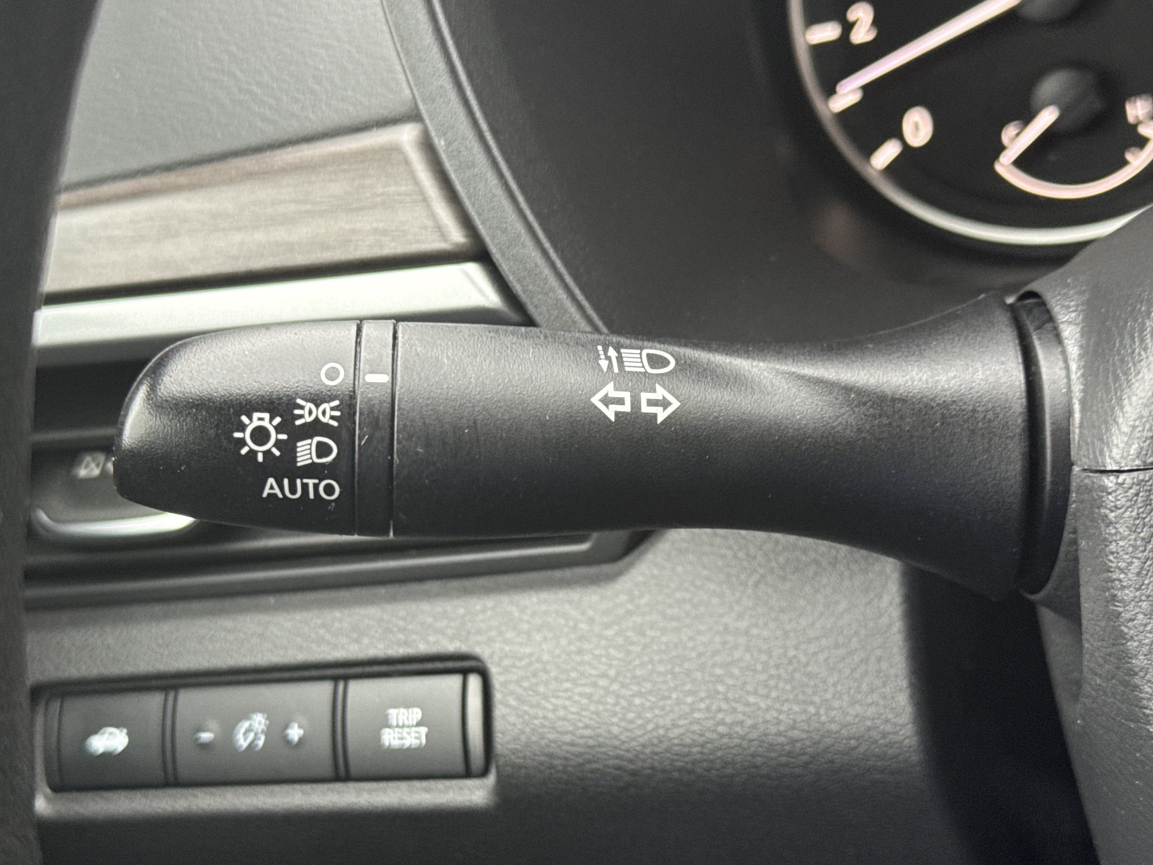 Used 2025 Nissan Altima 2.5 SV FWD image 14
