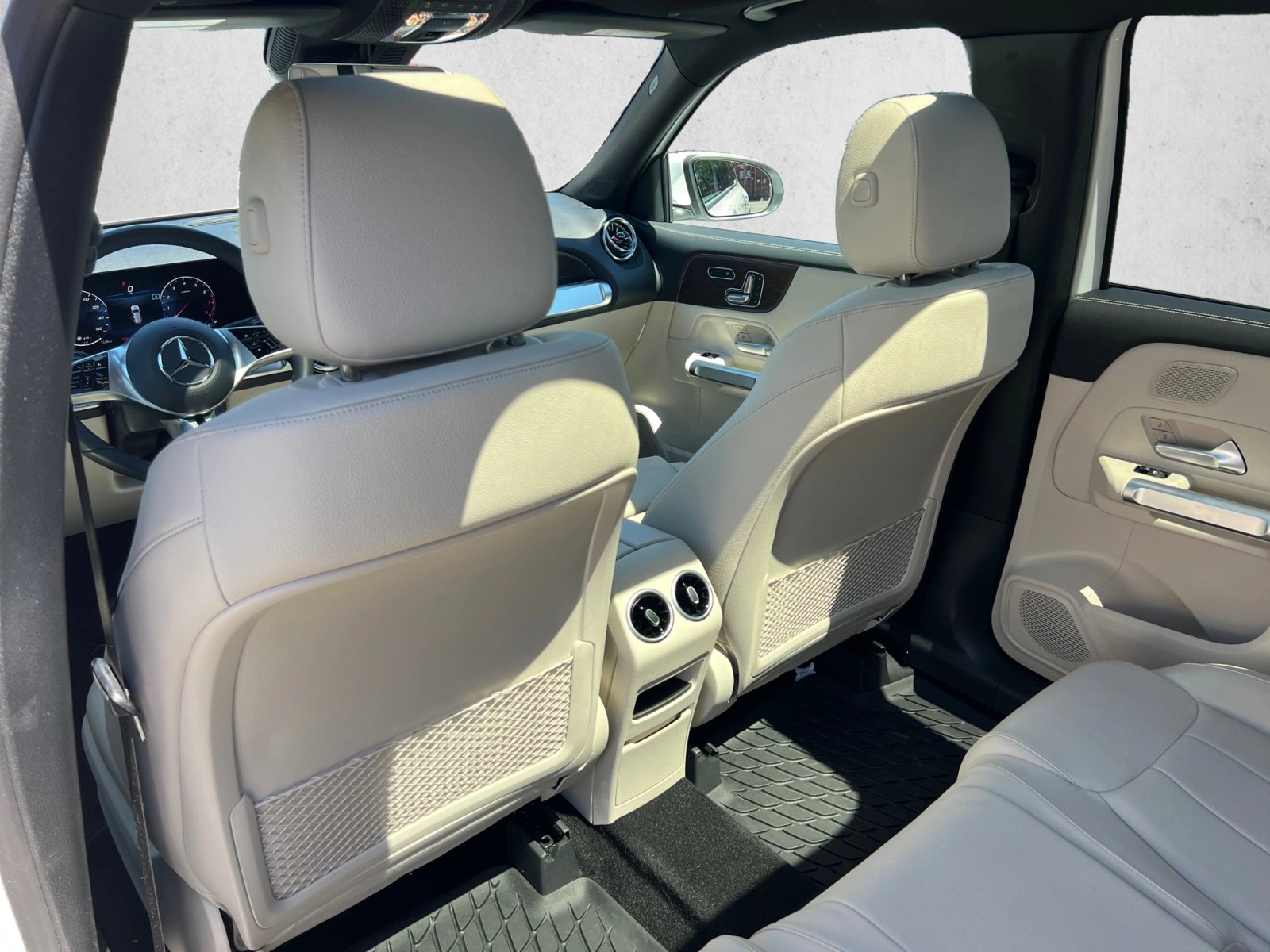 Certified 2026 Mercedes-Benz GLB 250 4MATIC image 19