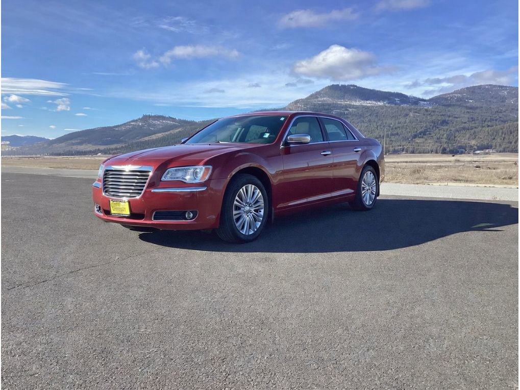 Used 2013 Chrysler 300 C w/ Light Group image 3