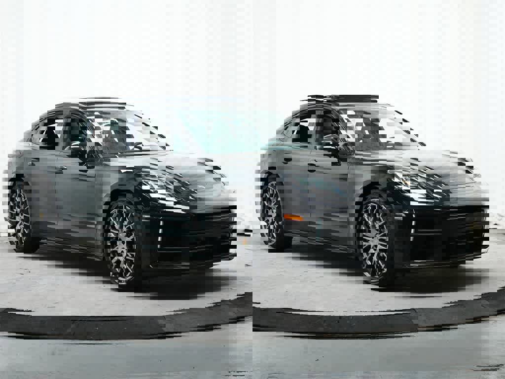 New 2025 Porsche Panamera 4 image 9