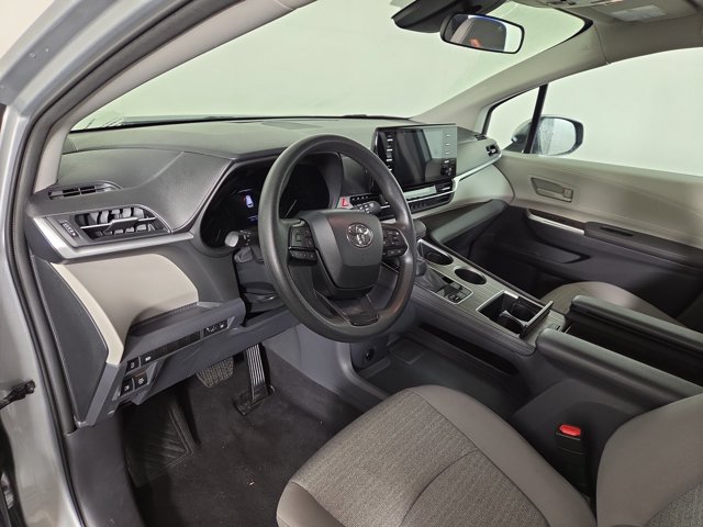 Used 2023 Toyota Sienna LE FWD image 15