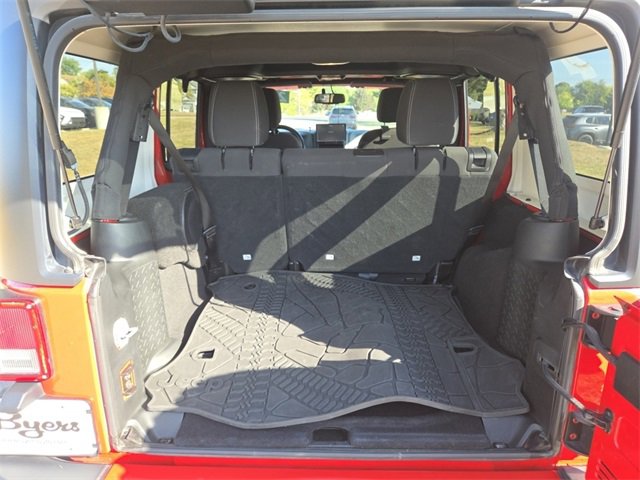 Used 2018 Jeep Wrangler Unlimited Sahara image 15