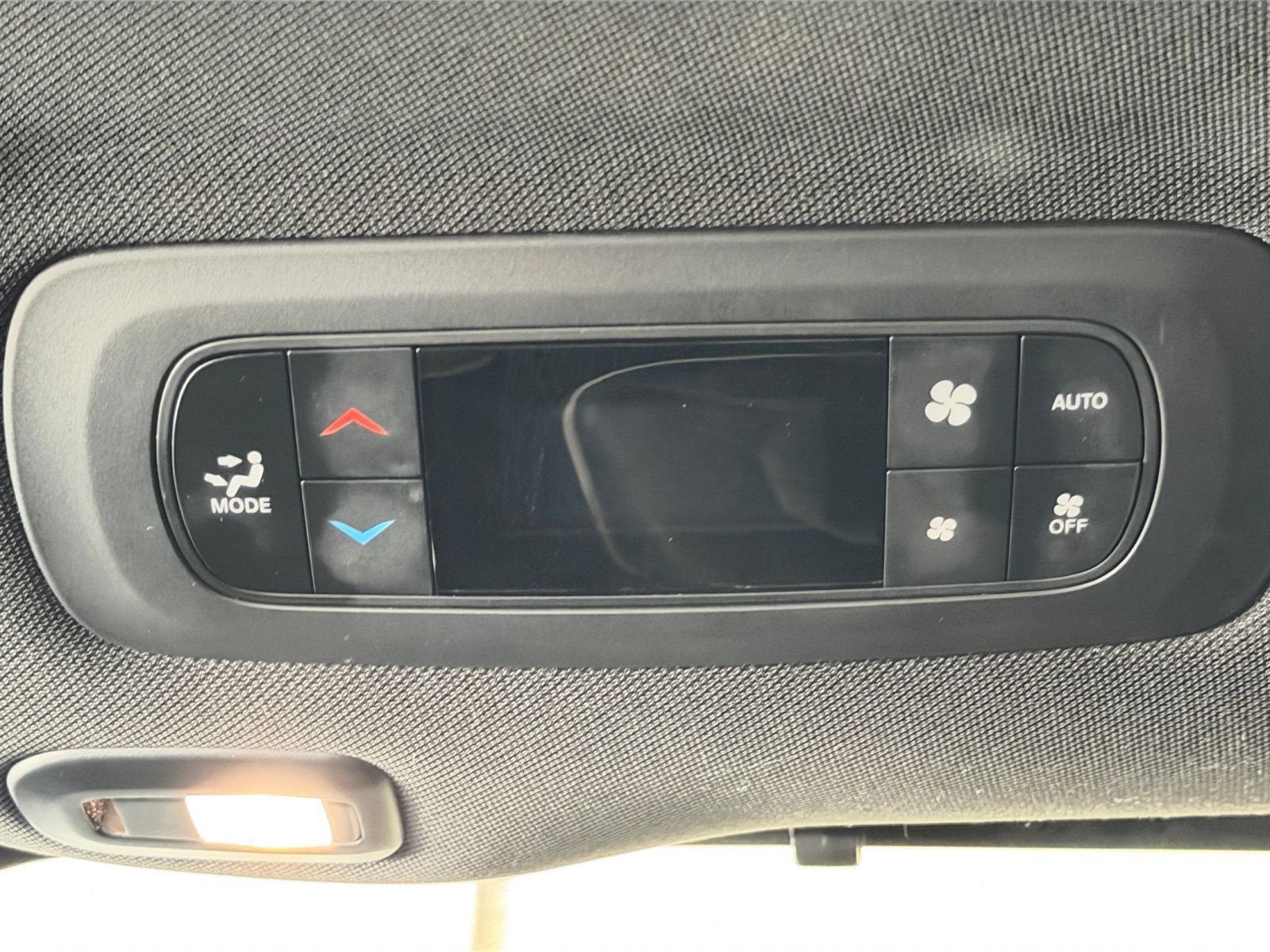 Used 2025 Chrysler Pacifica Limited FWD image 24