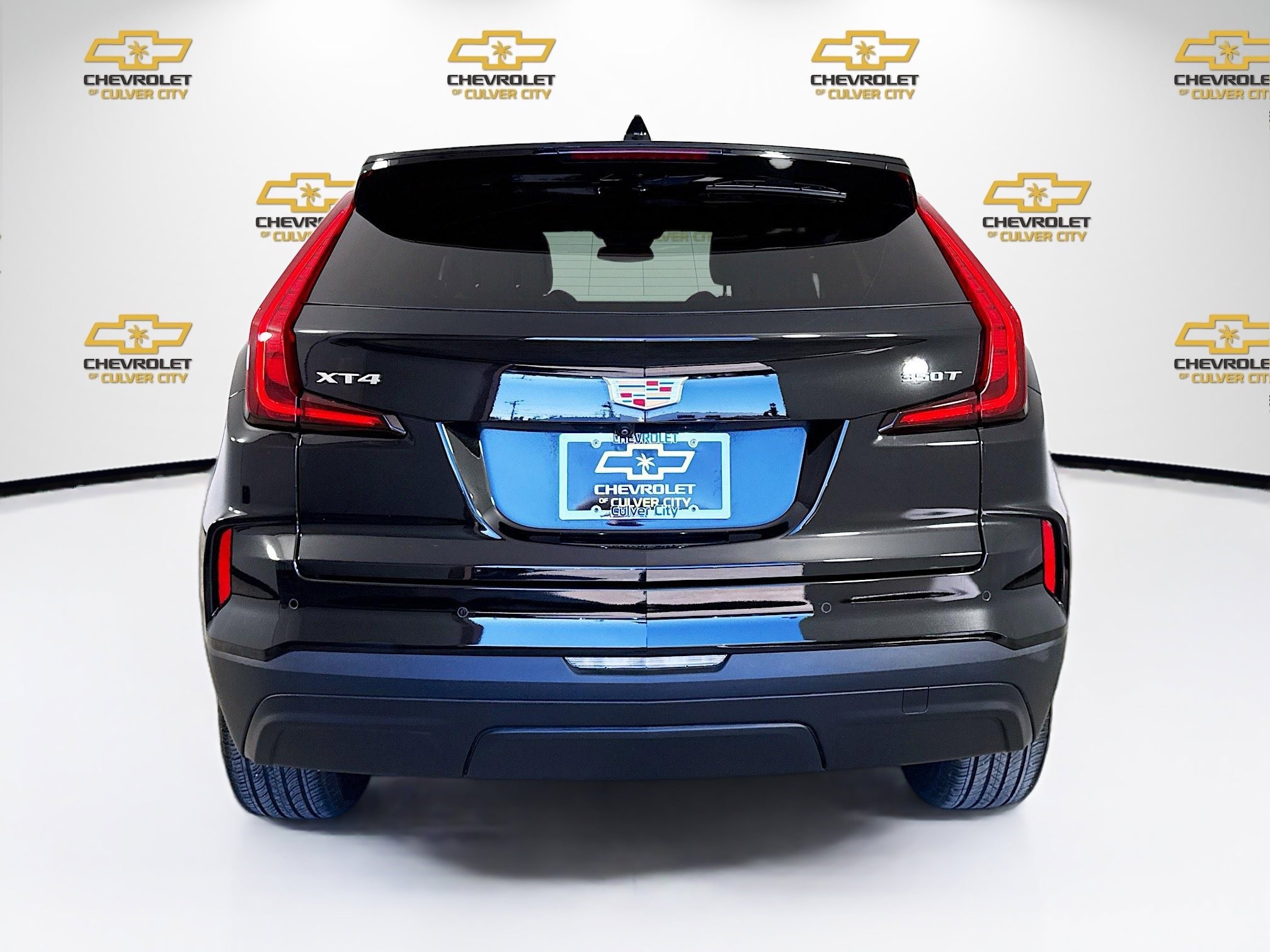 Used 2024 Cadillac XT4 Luxury w/ Cold Weather Package image 6