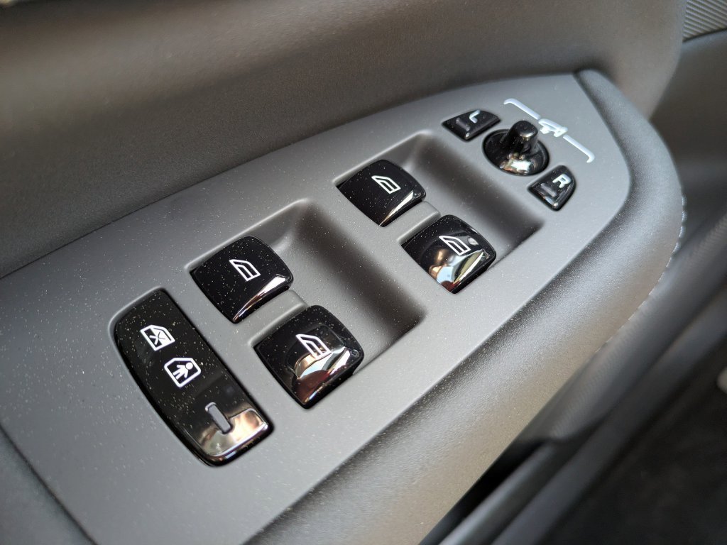 New 2026 Volvo XC90 B5 Core AWD/4WD image 25