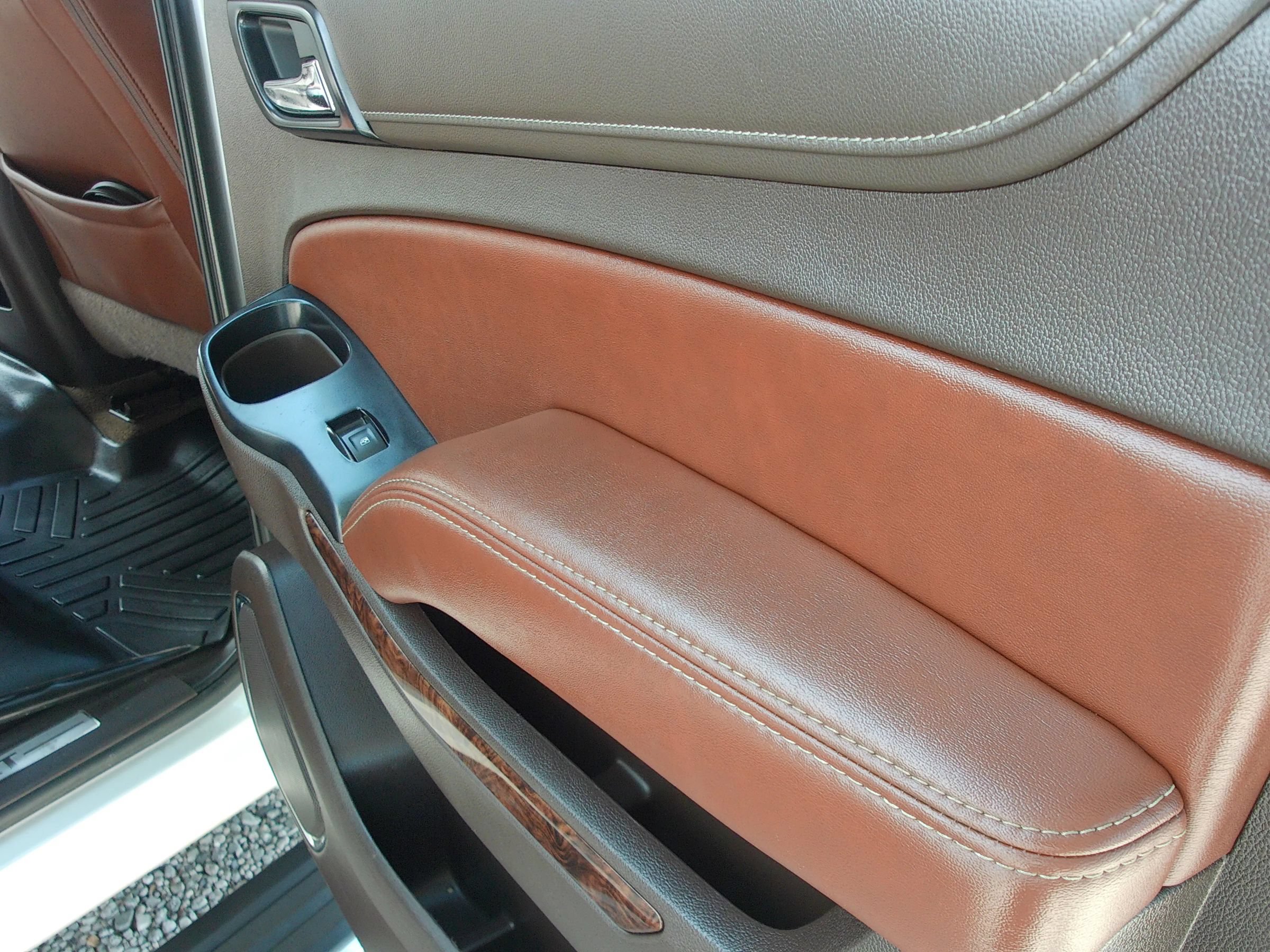 Used 2017 Chevrolet Suburban Premier RWD image 39