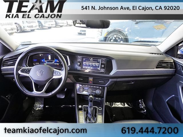Used 2024 Volkswagen Jetta SE FWD image 19