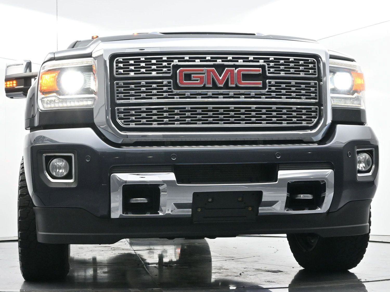 Used 2018 GMC Sierra 2500 Denali w/ Duramax Plus Package image 44