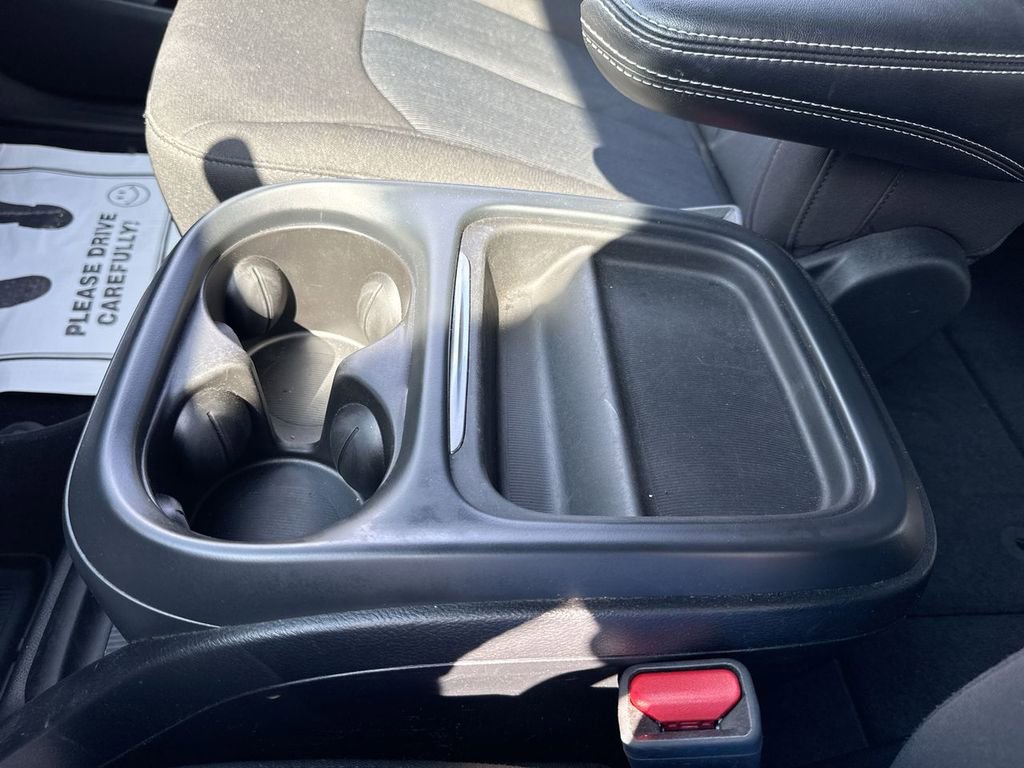 Used 2022 Chrysler Pacifica Touring FWD image 20