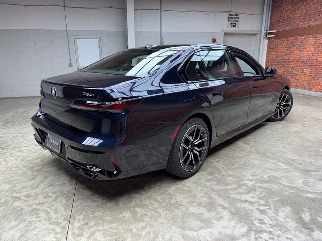 Used 2026 BMW 760i xDrive image 5