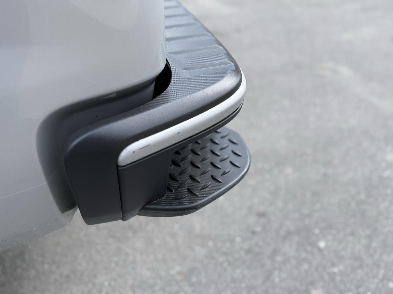 Used 2018 Chevrolet Silverado 1500 Custom w/ Custom Convenience Package RWD image 13