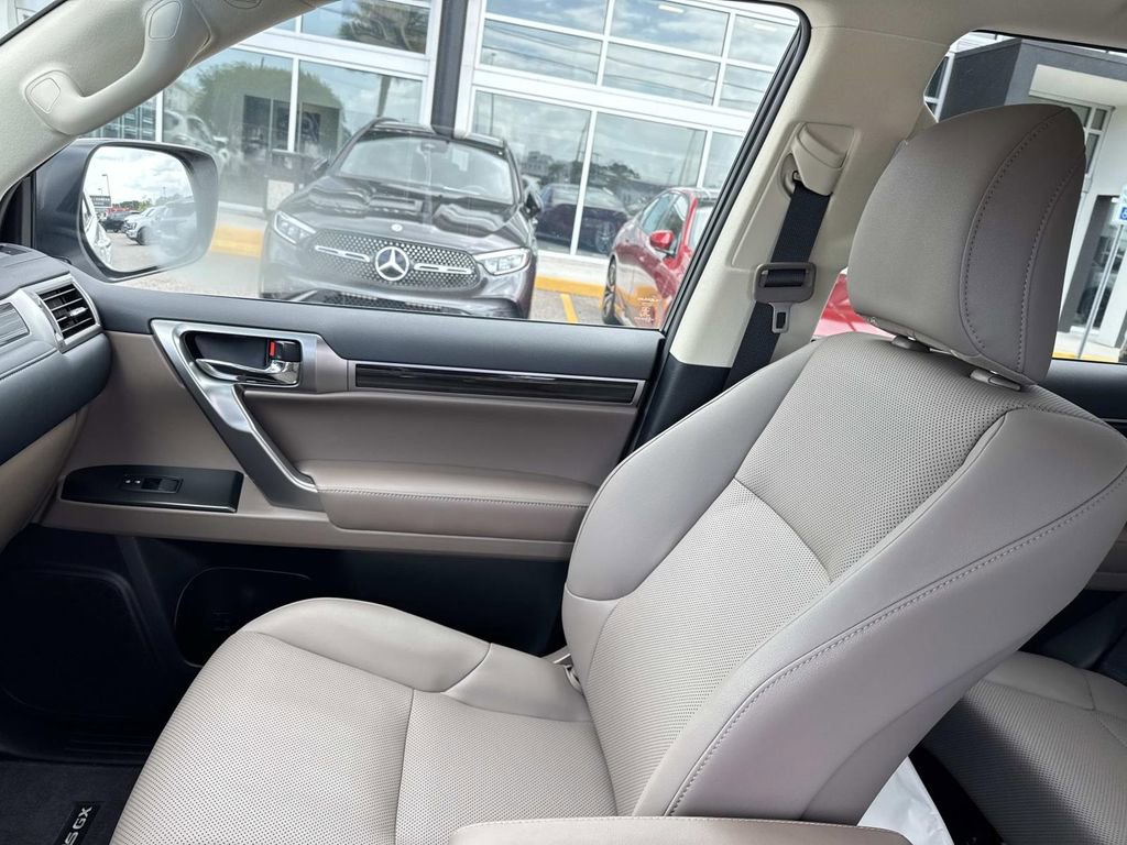 Used 2023 Lexus GX 460 Premium image 16