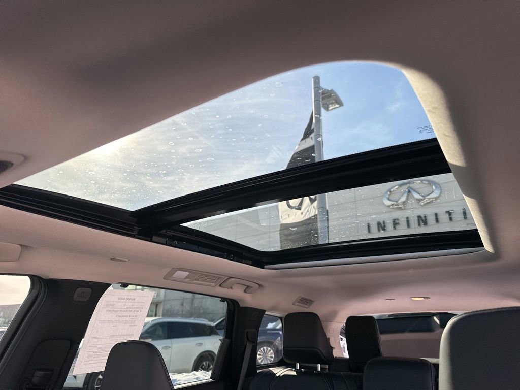 Used 2025 INFINITI QX60 Sensory w/ Vision Package image 8