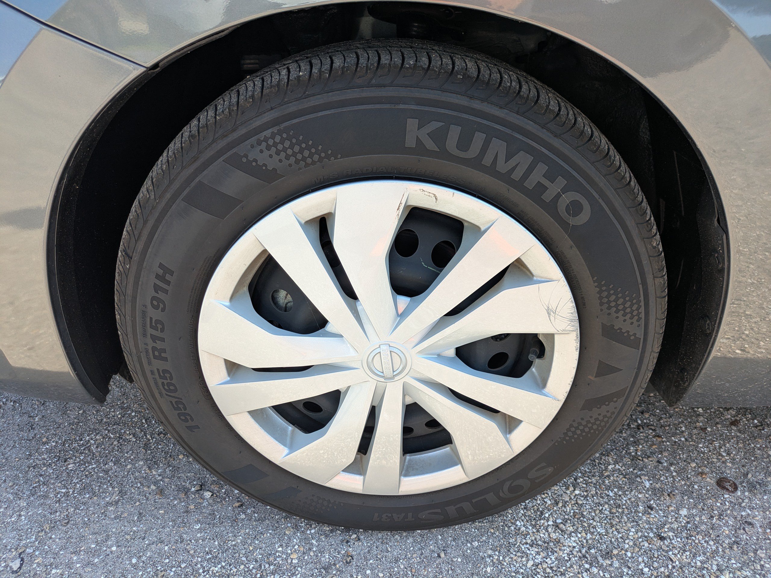 Used 2025 Nissan Versa S w/ Trunk Package FWD image 11