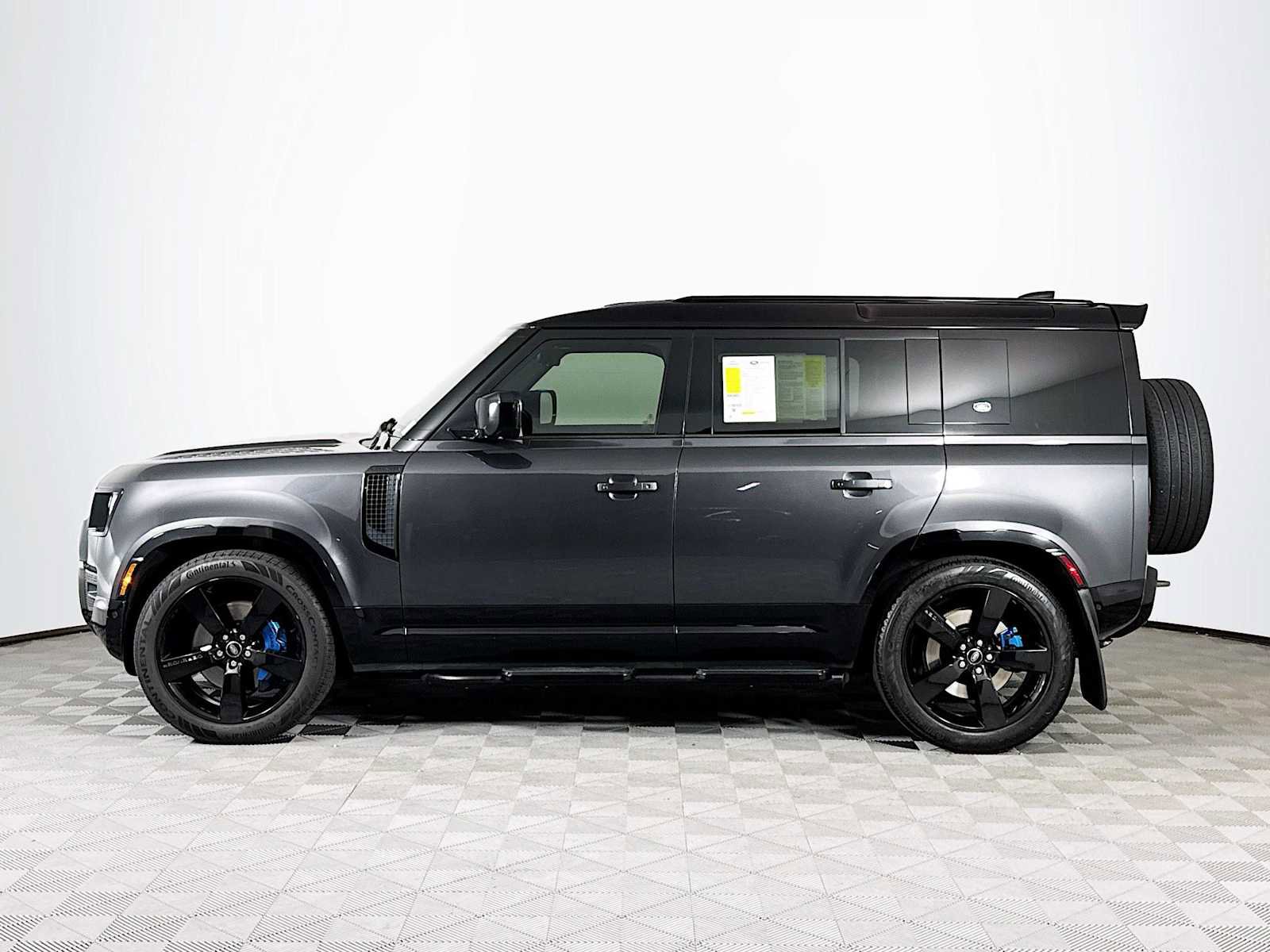 Certified 2022 Land Rover Defender 110 X-Dynamic HSE image 8