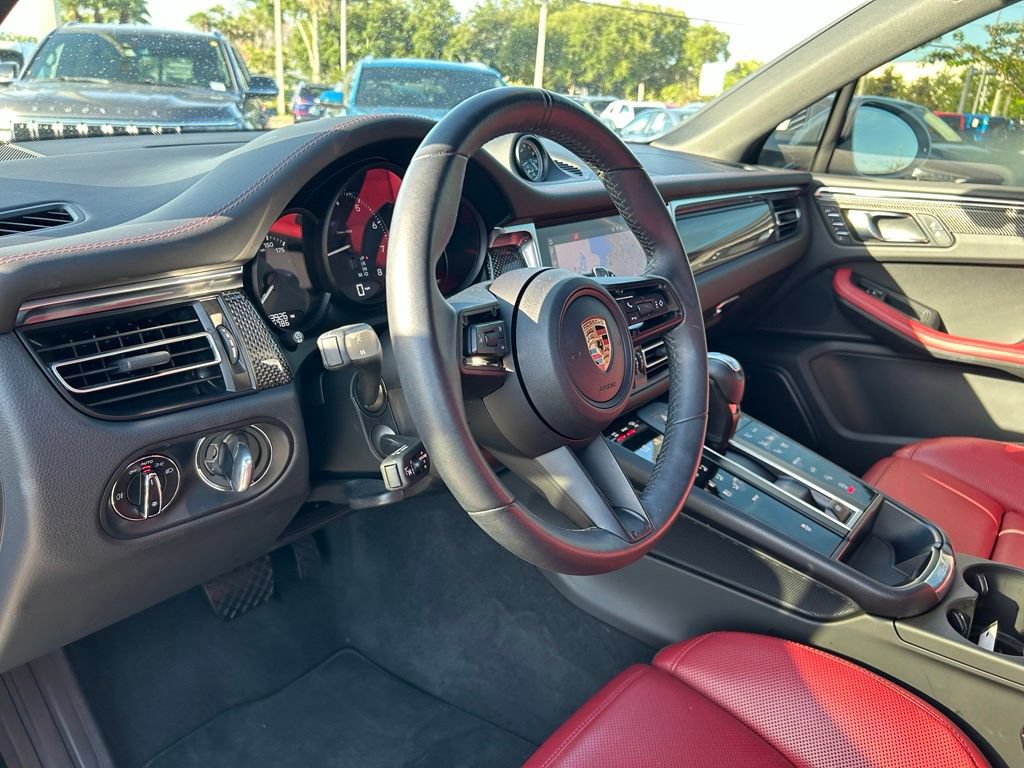 Used 2024 Porsche Macan AWD/4WD image 16